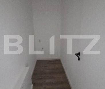 Apartament cu 3 camere, 70 mp, zona Porii - Photo 3