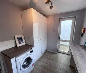 4 bedroom terraced house to rent - Photo 6