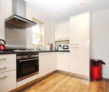 Rusham Road, Egham, Surrey, TW20 9LS - Photo 5