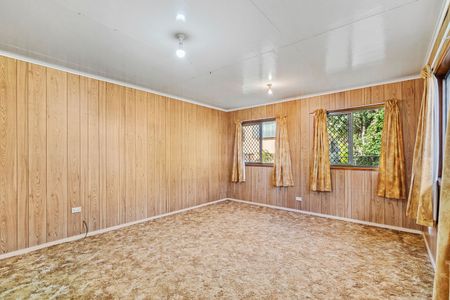 Spacious Family Home - Photo 5