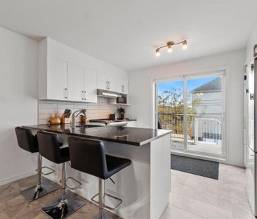 Grand 4 (1/2) Rénové à Louer à Laval - Photo 4