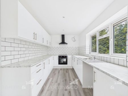 3 bedroom semi-detached house to rent - Photo 5