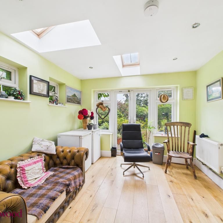 1 bedroom in a house share to rent - Photo 1