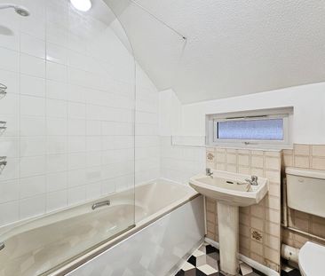 The Green, Hensworth Road, Ashford, Surrey, TW15 3NU - Photo 6