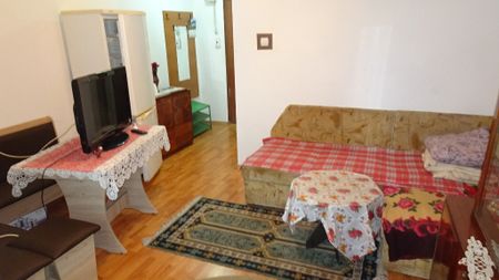 Inchiriez garsoniera in Deva, etaj 3, mobilata, fara masina de spalat - Photo 2