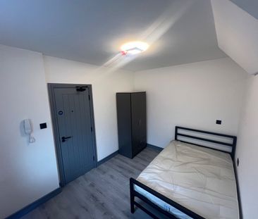 Room in a Shared House, Victoria Street, RG1 - Photo 4