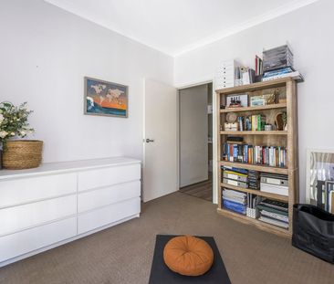 Walk to beach and relax and unwind after a busy day - Photo 5