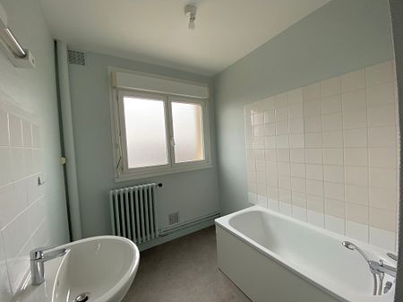 Location - Appartement T4 - 79 m² - Valentigney - Photo 4