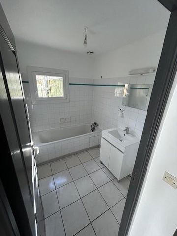 Location Appartement 4 pièces 71m² LE LUC 83340 - Photo 5