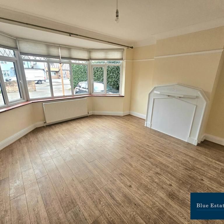 4 bedroom detached house to rent - Photo 1