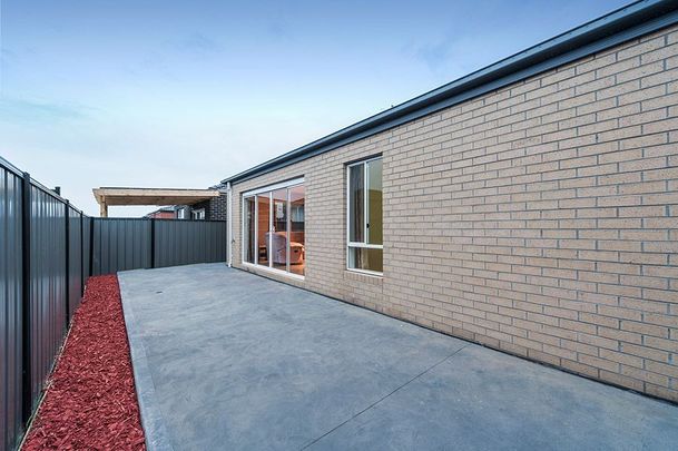 Low Maintenance Family Home - Photo 1