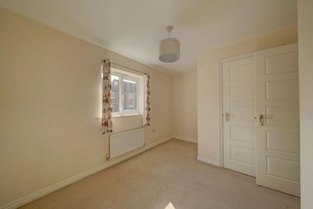 2 bedroom semi-detached house to rent - Photo 4