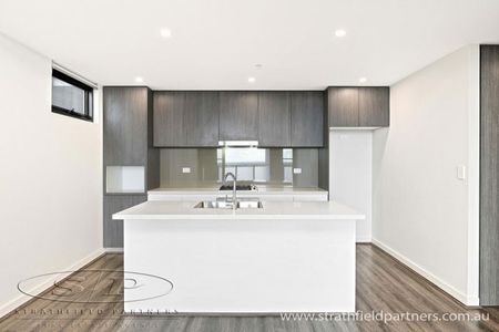 Lifestyle Location meets Stunning Design - Photo 4