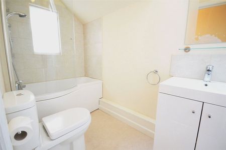 3 bedroom terraced house to rent - Photo 4