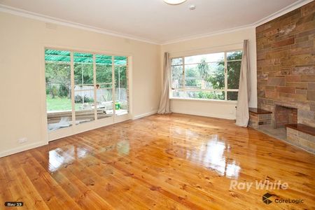 1/12 Warnes Rd , MITCHAM - Photo 2