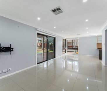 Modern Family Home with Pool, Separate Studio & Double Garage - Photo 2