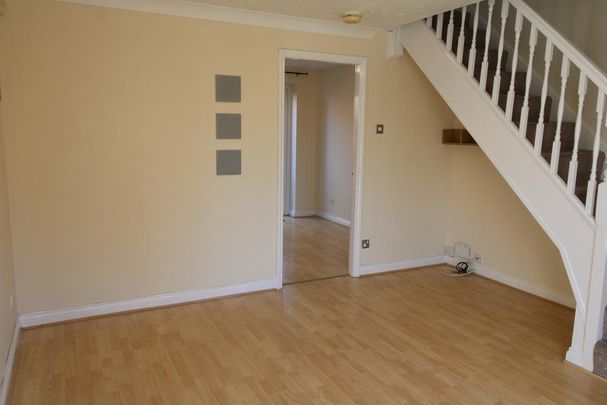 2 bedroom mews to rent - Photo 1