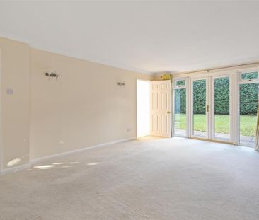 4 bedroom detached house to rent - Photo 3