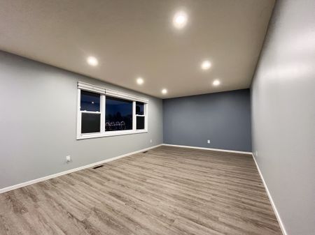 Warm And Welcoming 3 Bedroom Family Home In Woodhaven With Double Garage - Photo 4