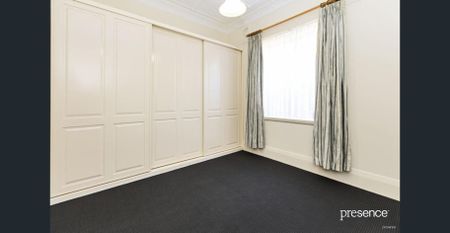 SPACIOUS 2-BEDROOM FLAT IN THE HEART OF COOKS HILL - Photo 2