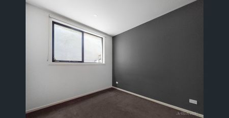 Lakeside Living! - Photo 4