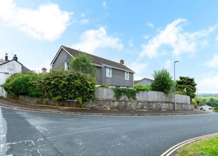 PLEASE EMAIL TO REGISTER YOUR INTEREST - A spacious four bedroom detached house with garden and garage located close to town, with far reaching views across the - Photo 5