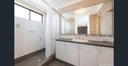 Spacious family home in convenient location - Photo 5