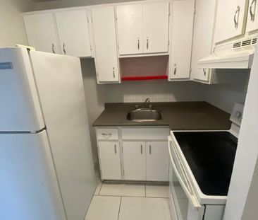 3 ET DEMI LIBRE IMMÉDIATEMENT - Photo 1