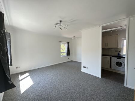 Canford Heath, Thorncombe Close, BH17 9EG, Poole - Photo 4