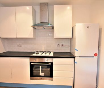 Graham Road, N15, London - Photo 5