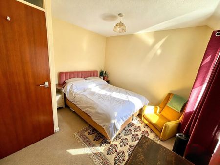 2 bedroom end of terrace house to rent - Photo 3