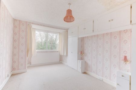 4 bed semi-detached house to rent in Pembroke Croft, Birmingham, B28 - Photo 3