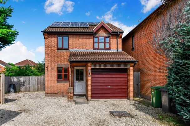 Raker Close, Wheldrake, York - Photo 1