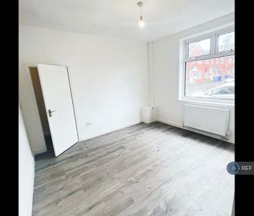 3 bedroom end of terrace house to rent - Photo 6