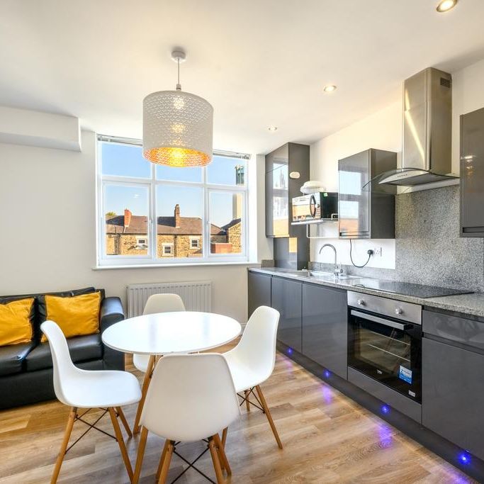 3 bedroom apartment to rent - Photo 1