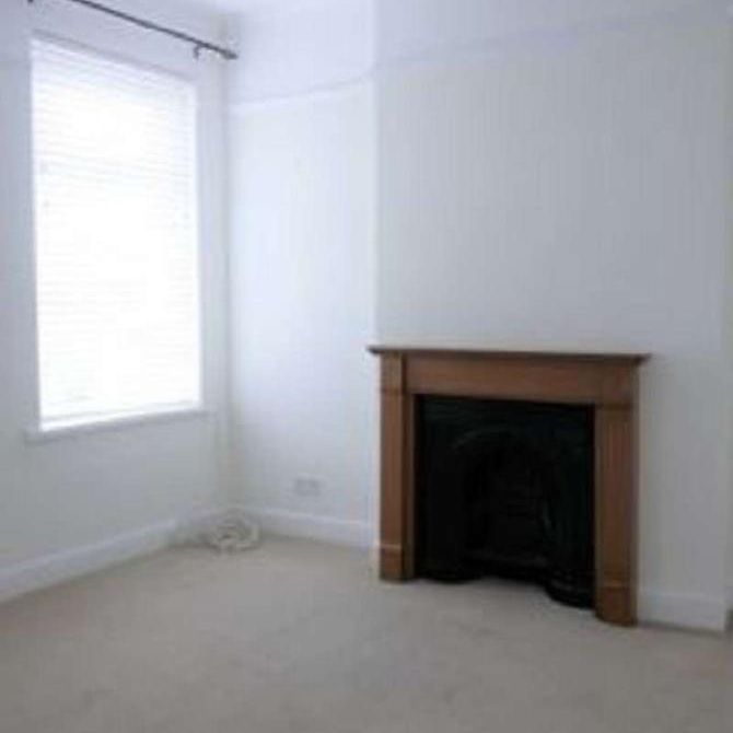 Grove Place, Penarth, The Vale Of Glamorgan, CF64 - Photo 1