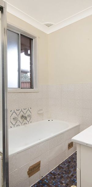 Convenience, Comfort & Family-Friendly Living - Photo 1