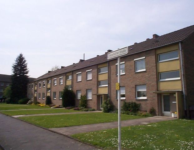 Charmante 3-Zimmer-Etagenwohnung in Mönchengladbach  68 m², Erstbezug nach Renovierung - Photo 1