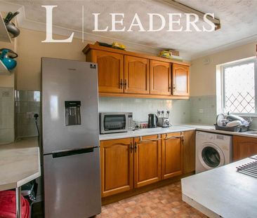 5 bedroom house to rent Baverstock Road, Poole, BH12 - Photo 1