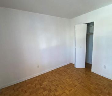 2 CH - 1 SDB - Saint-Jean-sur-Richelieu - $1,245 /mo - Photo 4