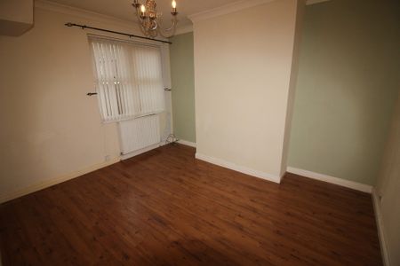 3 Bedroom Mid Terraced House - Photo 4