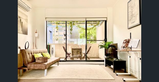 FULLY FURNISHED TWO BEDROOM APARTMENT WITH A/C IN EVERY ROOM! - Photo 1