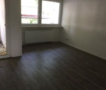Tolle und renovierte 3-Zimmer-Wohnung mit Balkon! - Photo 1