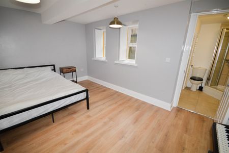 2 bed maisonette to rent in The Esplanade, Sunderland, SR2 - Photo 2