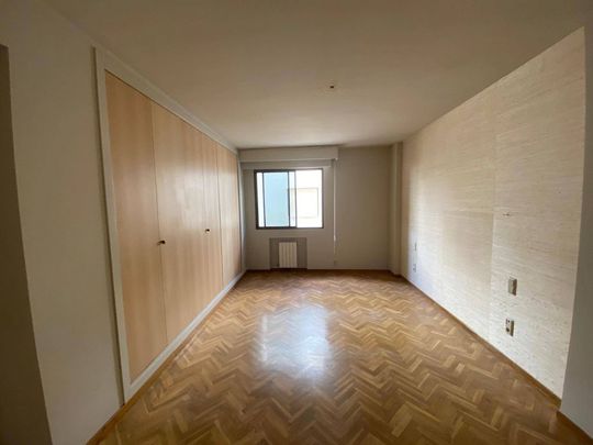 5 room luxury Apartment for rent in Seville, Spain - Photo 1