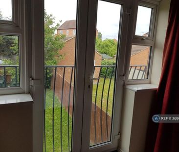 1 bedroom in a house share to rent - Photo 1