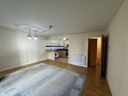 2 bedroom flat to rent - Photo 3