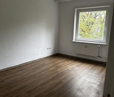 Geräumige 2-Zimmer-Wohnung in zentraler Lage - Foto 1