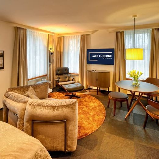 "Exkl. möbliertes Apartment in der Villa Felsenau in Hergiswil am See" - Photo 1