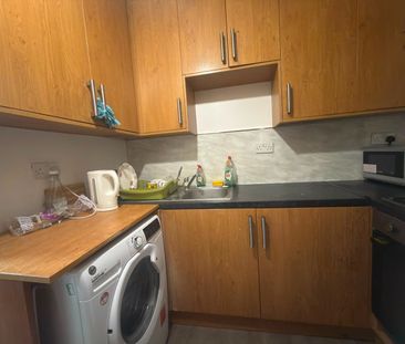 Room in a Shared Flat, High Road, IG1 - Photo 3